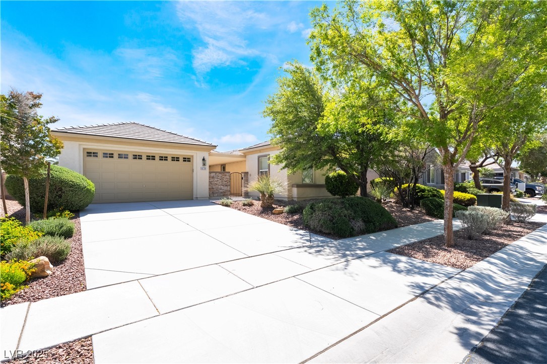 8236 Imperial Lakes Street Property Photo 3