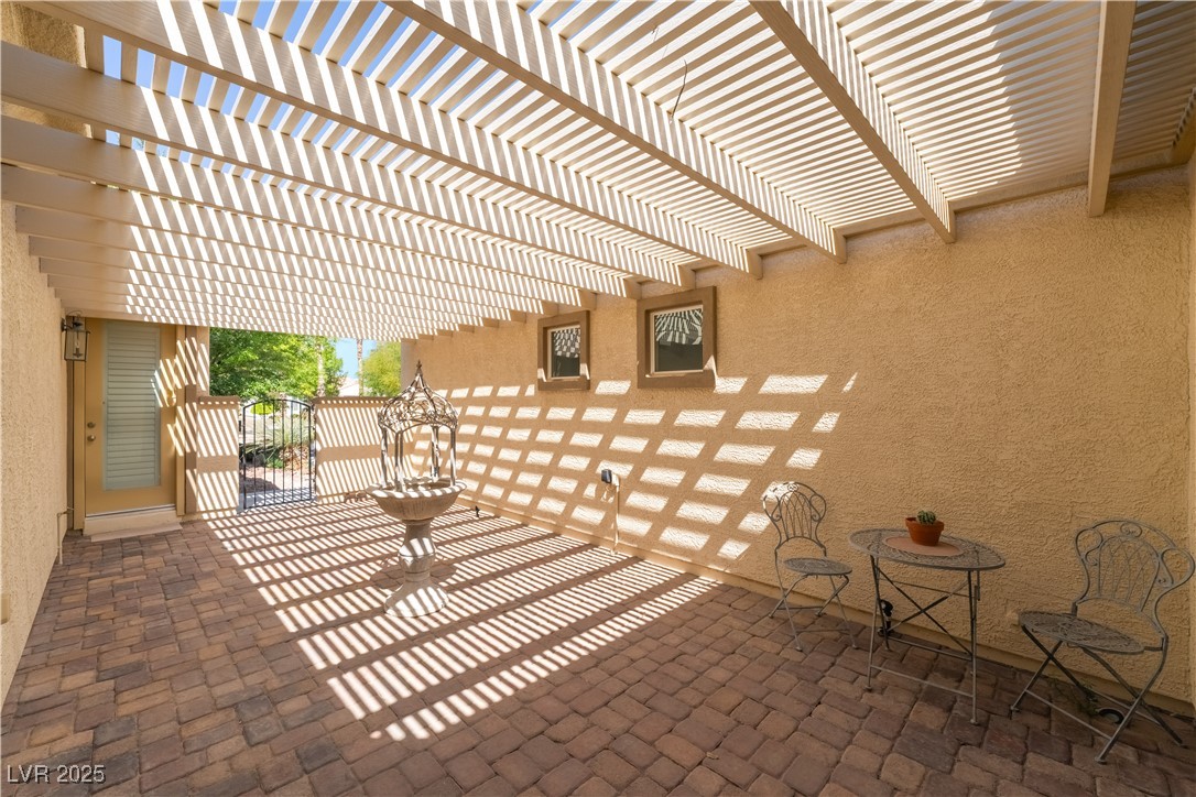 8236 Imperial Lakes Street Property Photo 4