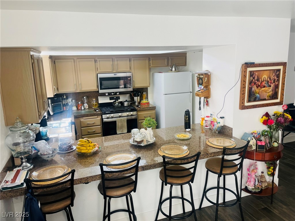 6429 Rosemount Avenue Property Photo