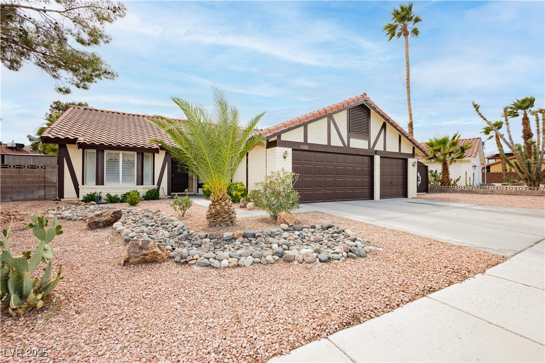 1528 Tonada Way Property Photo 1