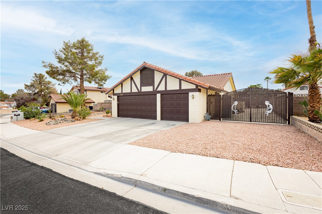 1528 Tonada Way Property Photo 2