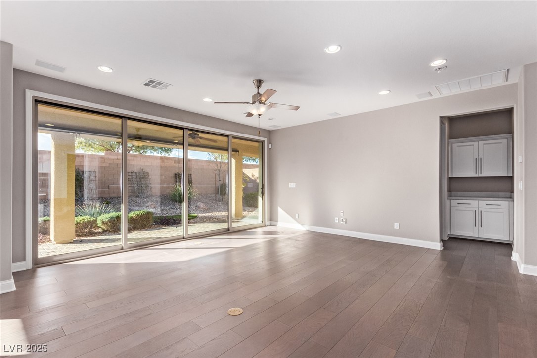 8797 Pinley Spring Street Property Photo 10