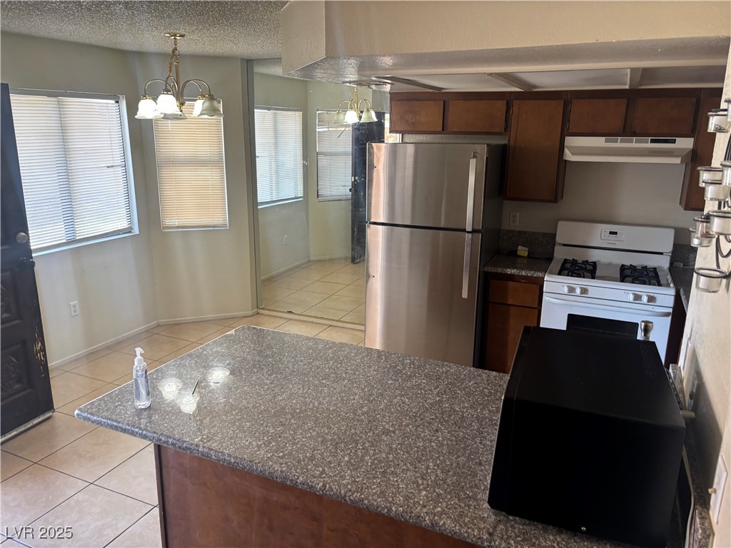 805 Rock Springs Drive 101 Property Photo 3