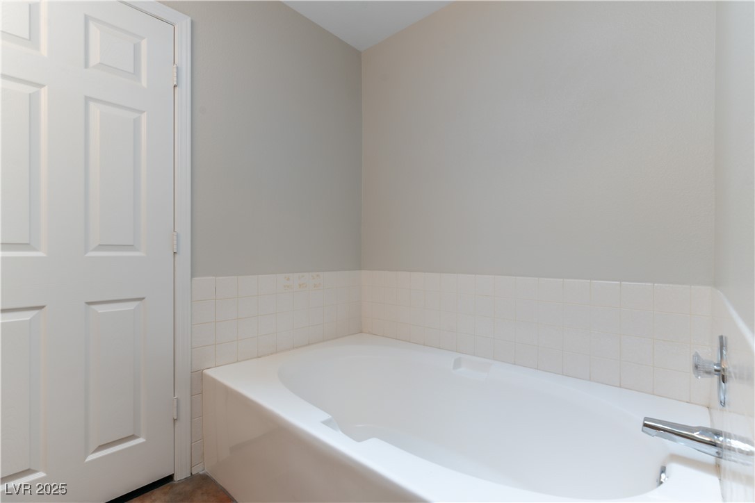 3510 Judah Way Property Photo 20