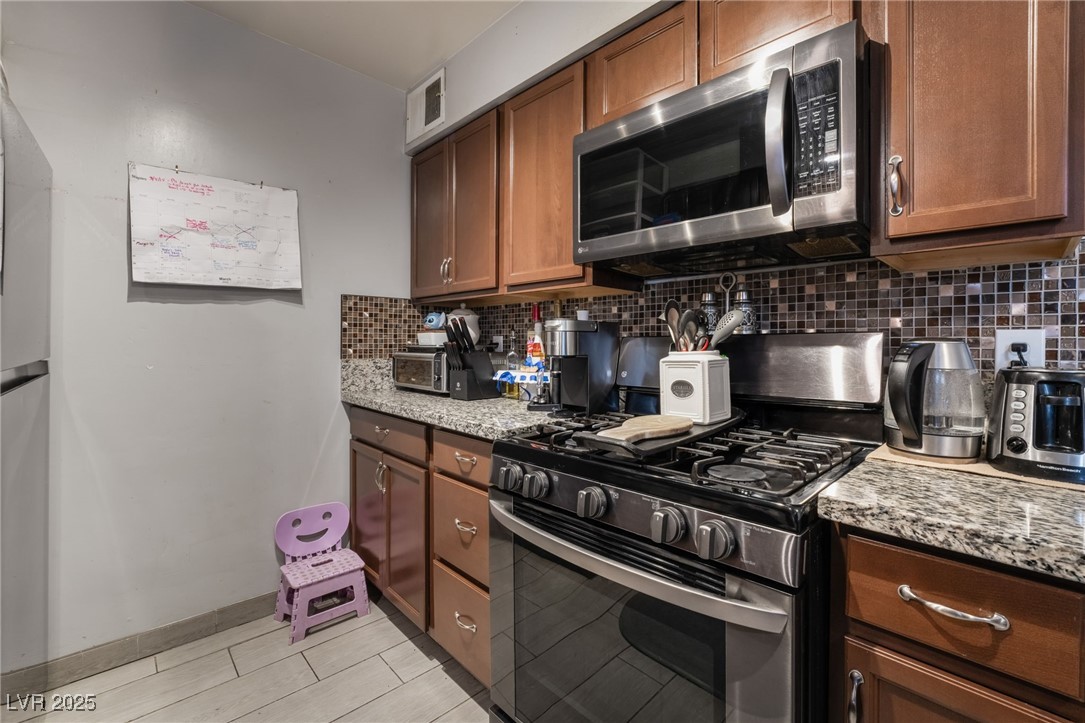 5112 Pebble Beach Boulevard Property Photo 10