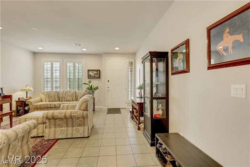 8176 Duncan Peak Court Property Photo 3