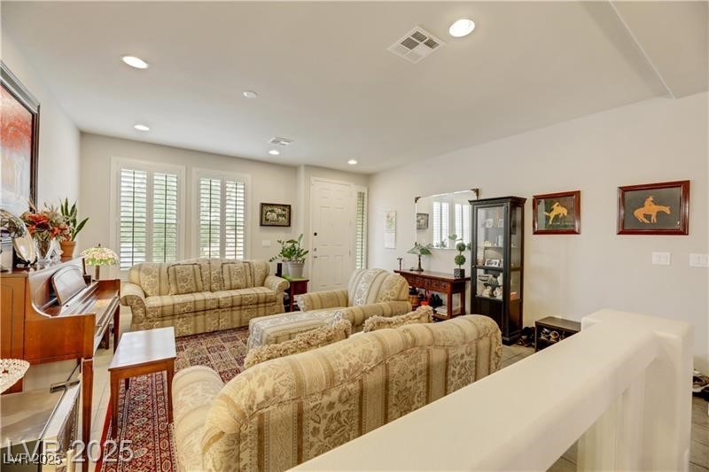 8176 Duncan Peak Court Property Photo 5