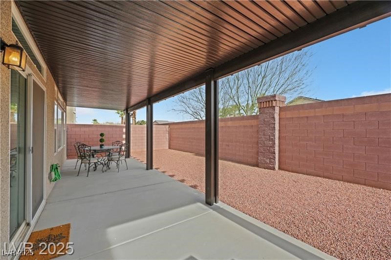 8176 Duncan Peak Court Property Photo 44