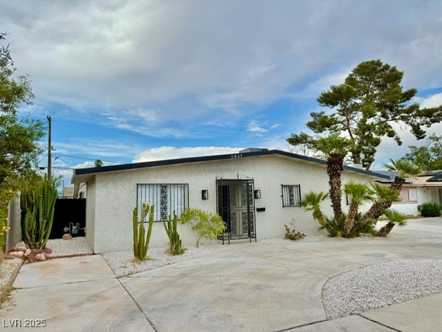 3037 Holly Hill Avenue Property Photo