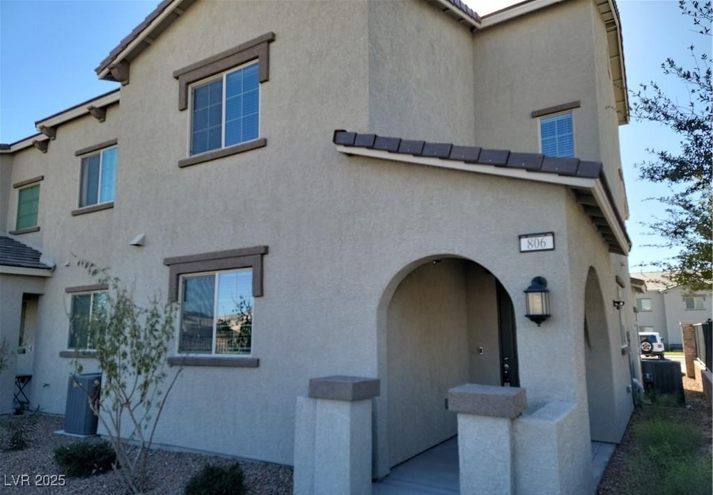 806 Star Estates Avenue Property Photo 1