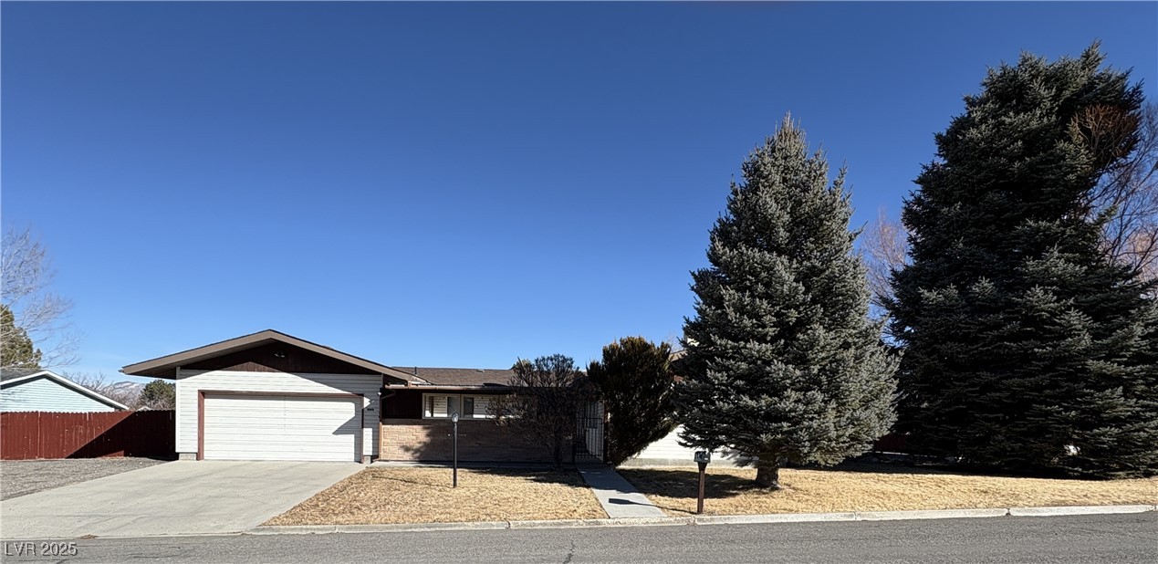 1090 E 15th Street Property Photo 1