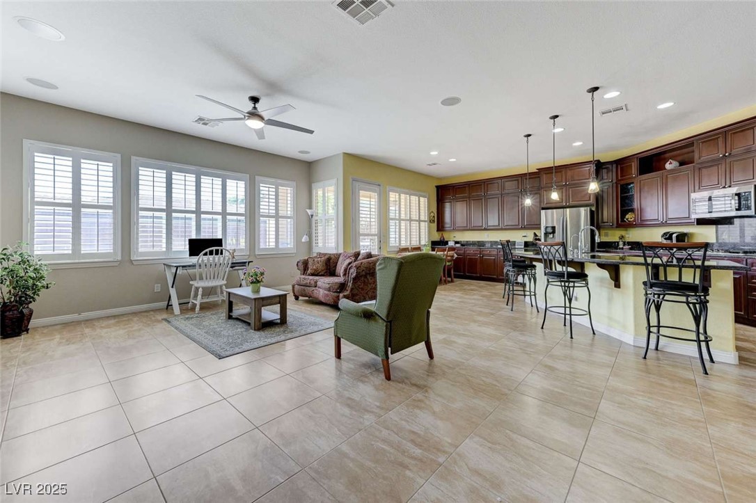 9243 White Waterfall Avenue Property Photo 8