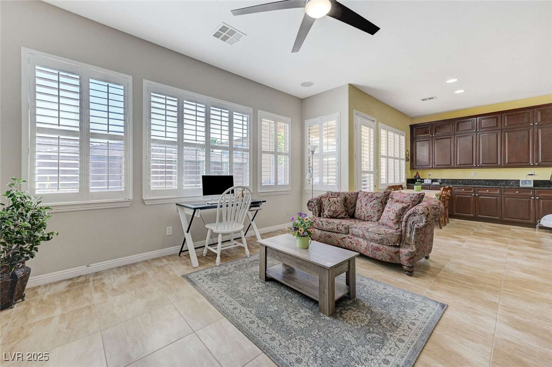 9243 White Waterfall Avenue Property Photo 10