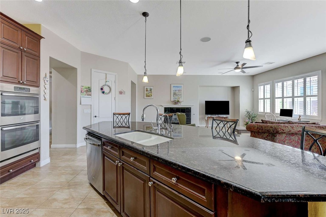9243 White Waterfall Avenue Property Photo 18