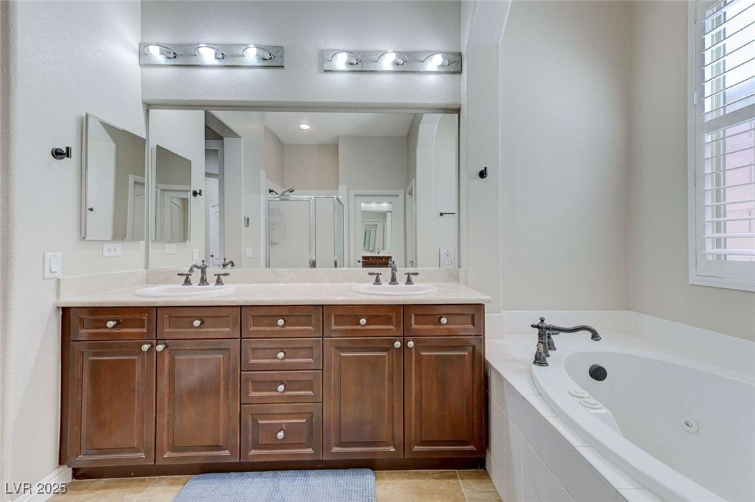 9243 White Waterfall Avenue Property Photo 32