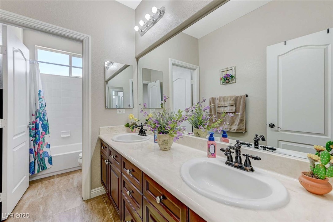 9243 White Waterfall Avenue Property Photo 36
