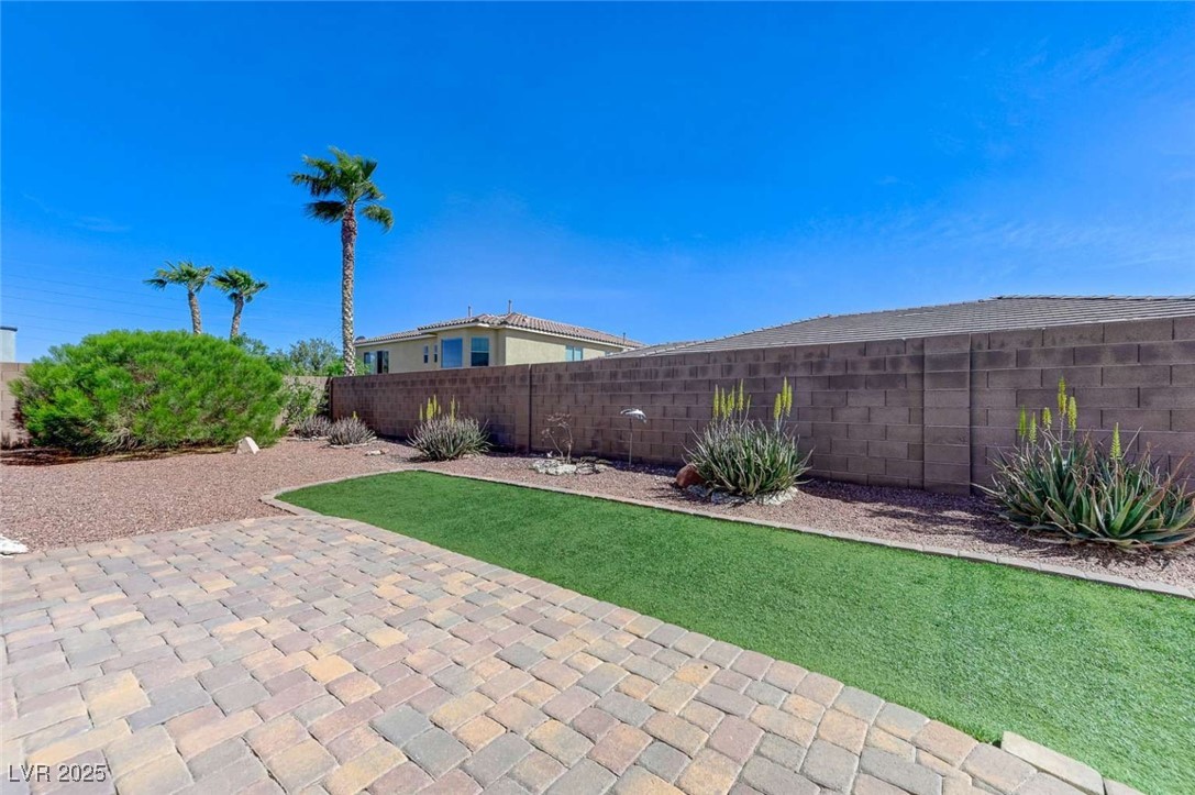 9243 White Waterfall Avenue Property Photo 47