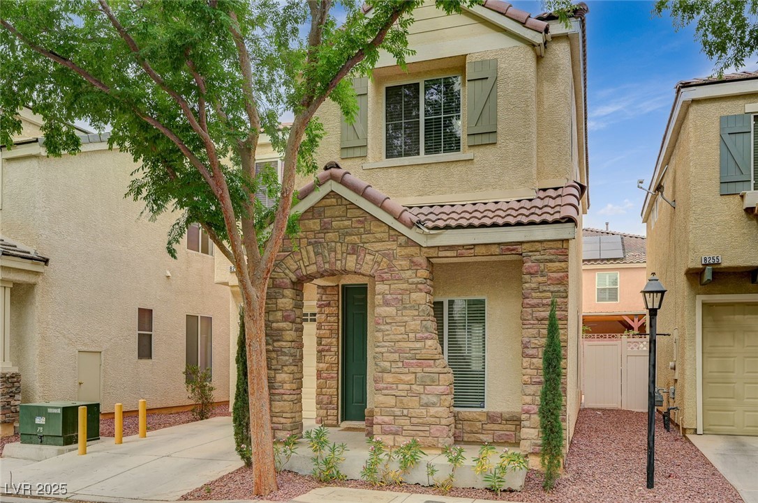 8261 Golden Flowers Street Property Photo 4