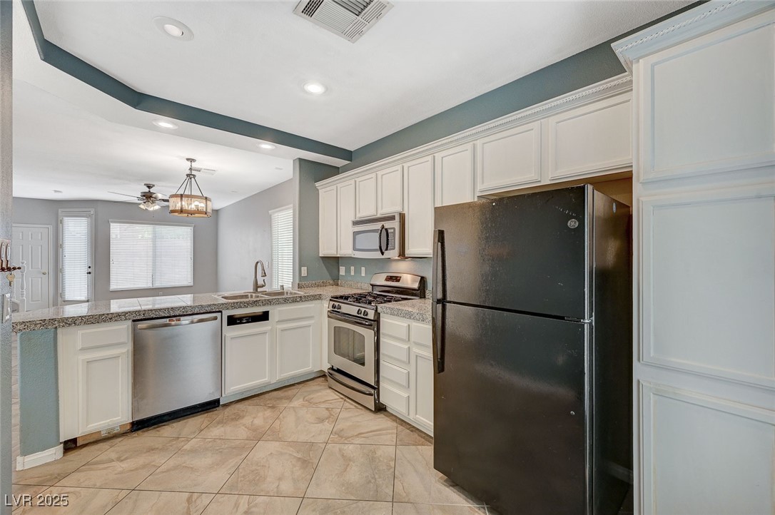 8261 Golden Flowers Street Property Photo 15