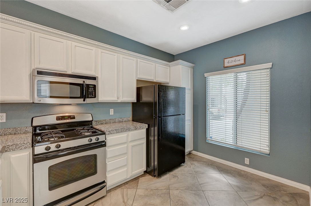 8261 Golden Flowers Street Property Photo 17