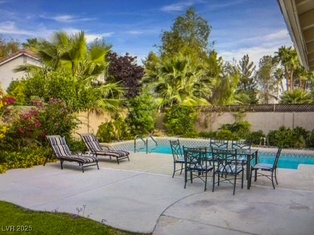 390 Rushing Creek Court Property Photo 6