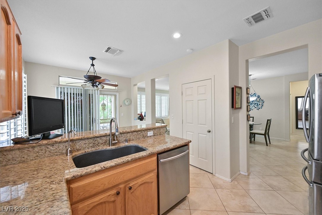 2103 Poppywood Avenue Property Photo 8