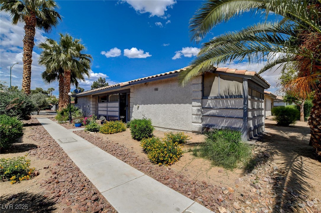 227 North Lamb Boulevard B Property Photo 3