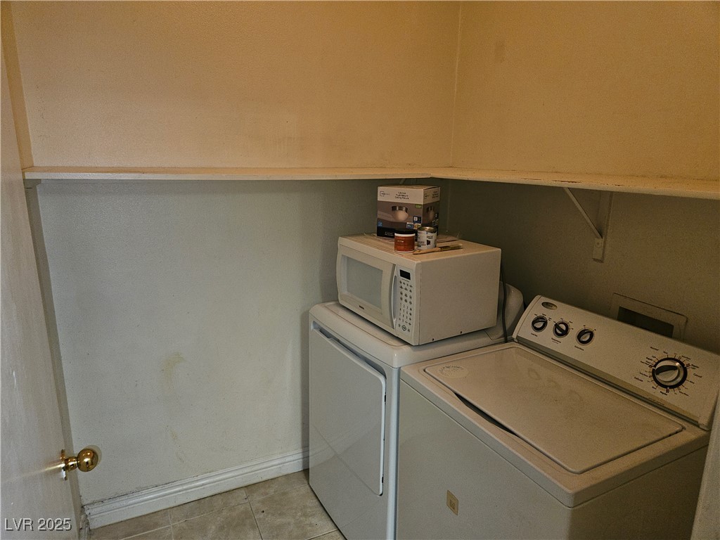 2615 West Gary Avenue 1085 Property Photo 8