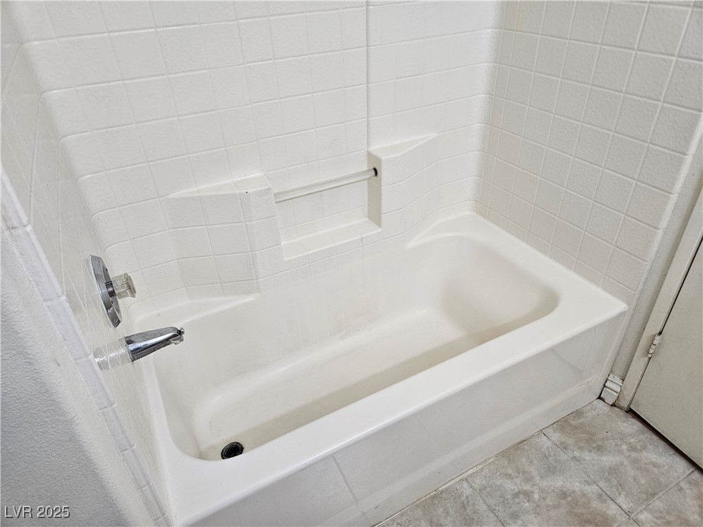 2615 West Gary Avenue 1085 Property Photo 12