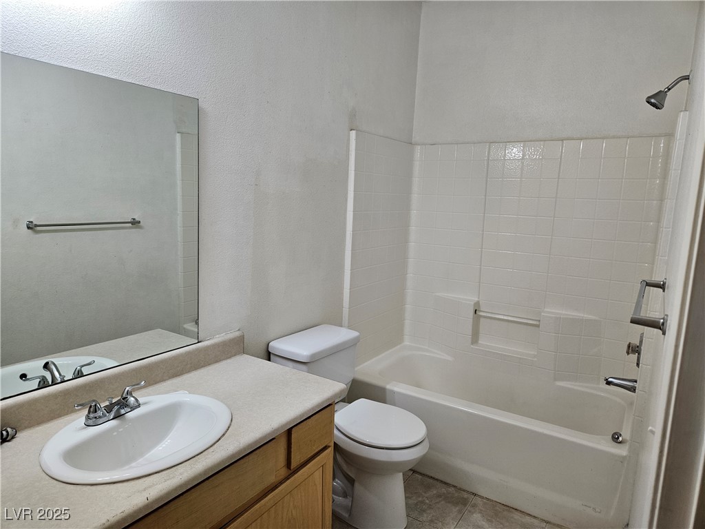 2615 West Gary Avenue 1085 Property Photo 18
