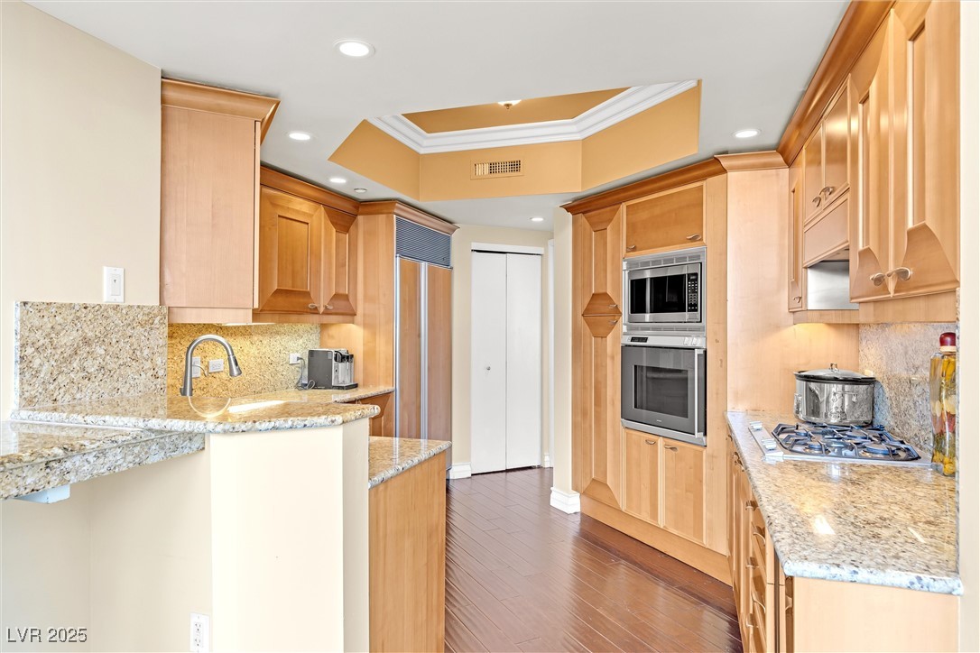 2777 Paradise Road 2105 Property Photo 6