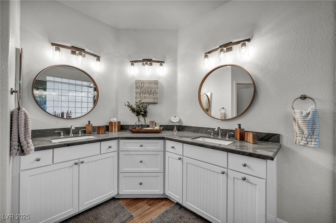 10213 Treasure Mountain Court Property Photo 9