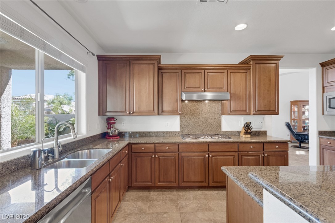 7872 Regency Park Street Property Photo 10