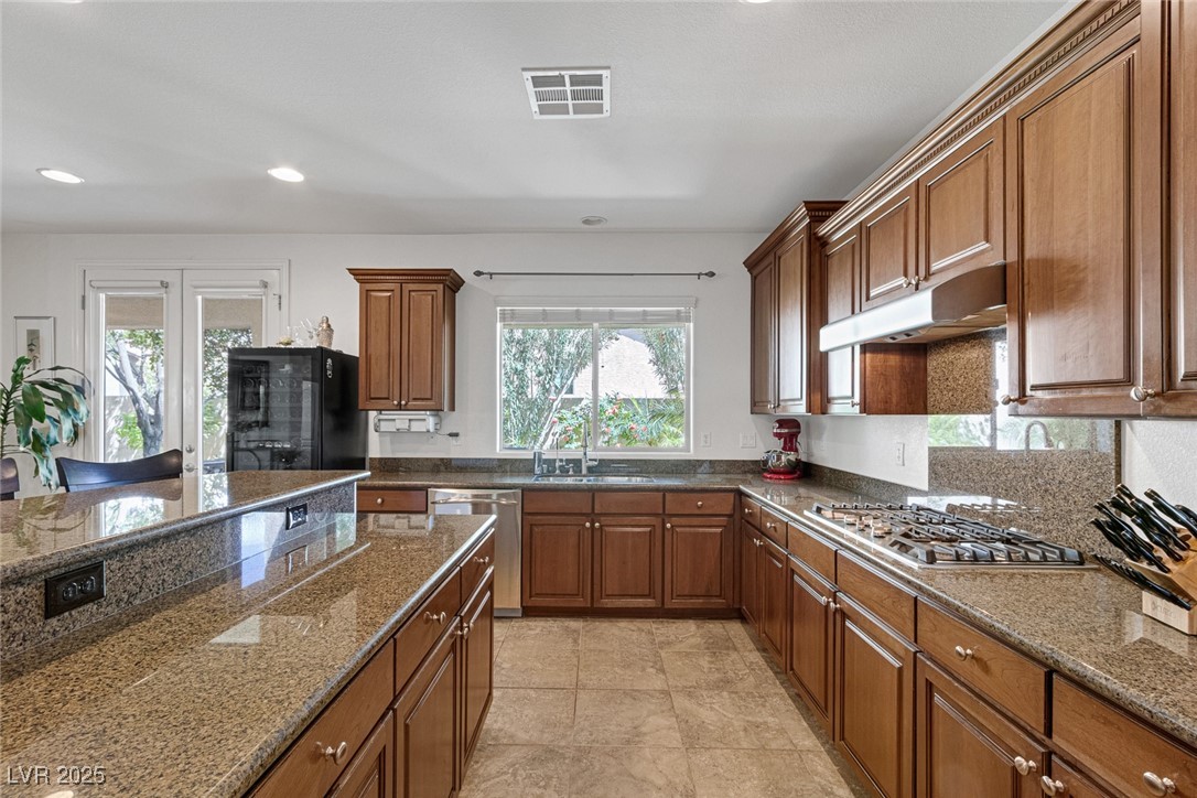 7872 Regency Park Street Property Photo 12