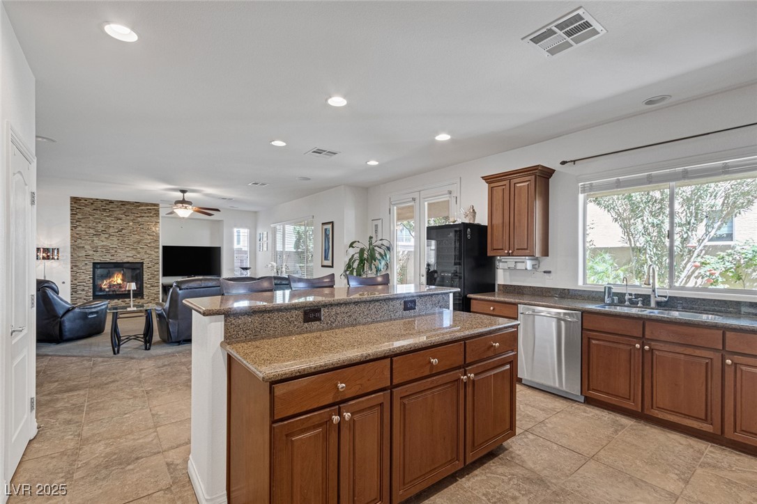 7872 Regency Park Street Property Photo 13