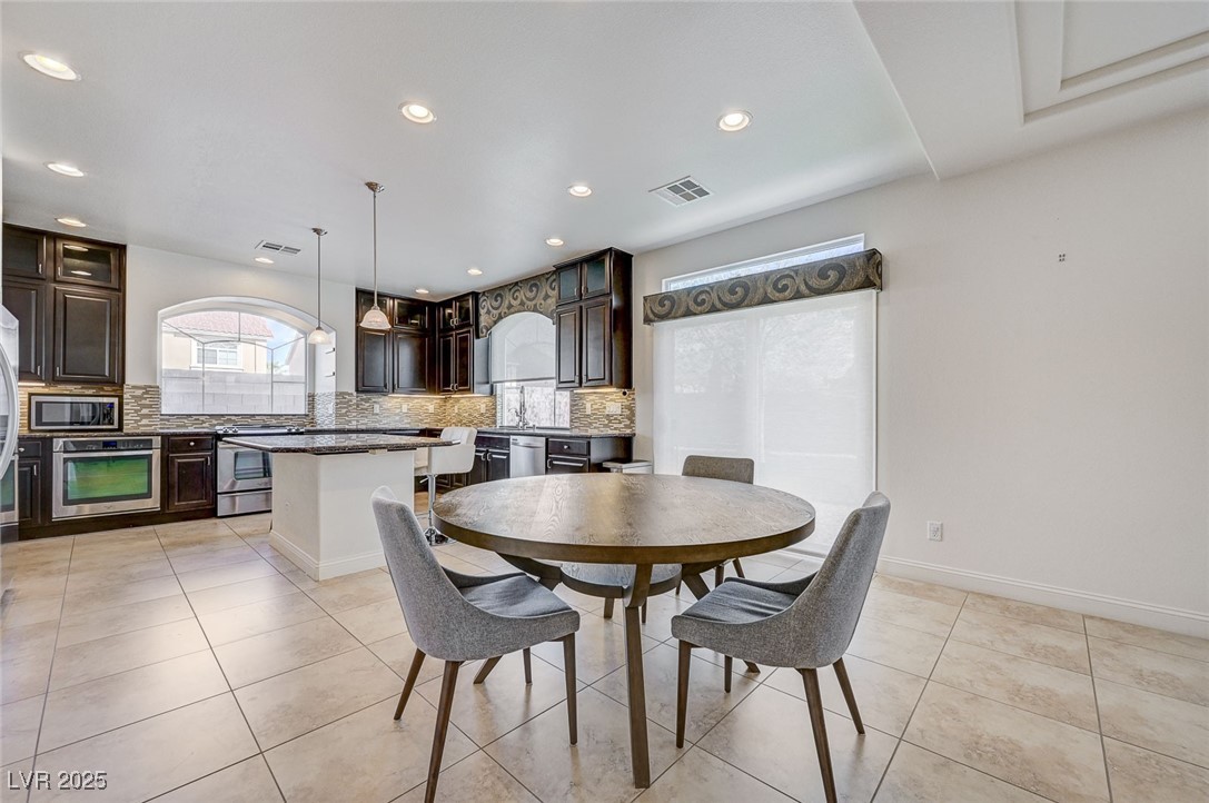 6205 Windy Oaks Court Property Photo 11