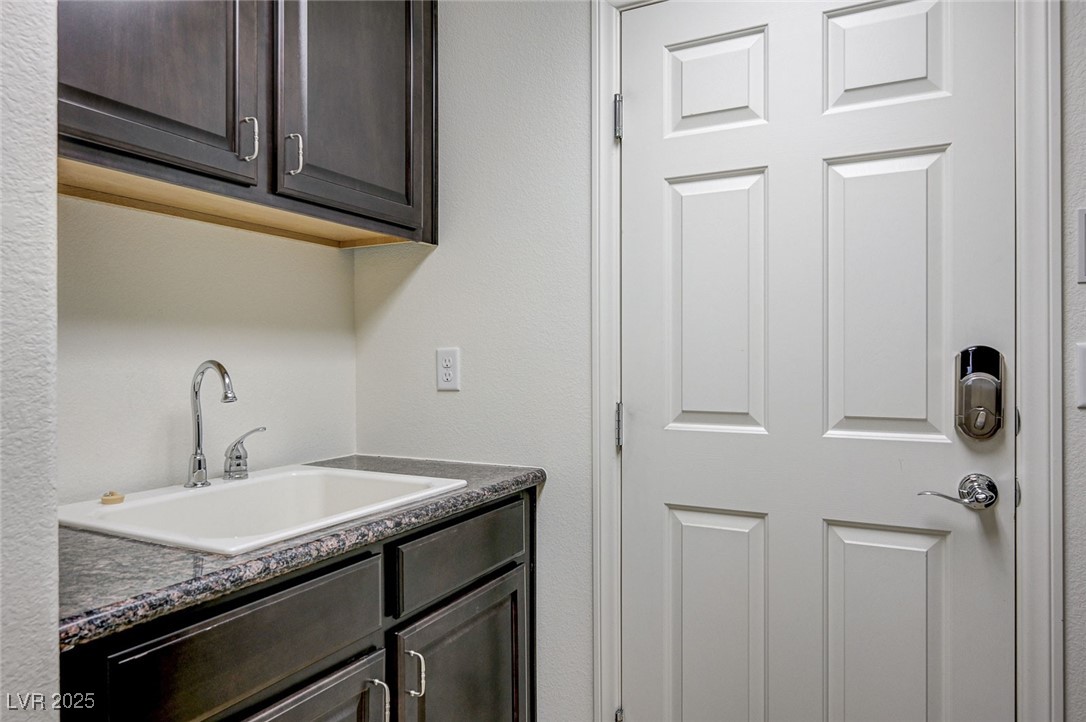 6205 Windy Oaks Court Property Photo 22
