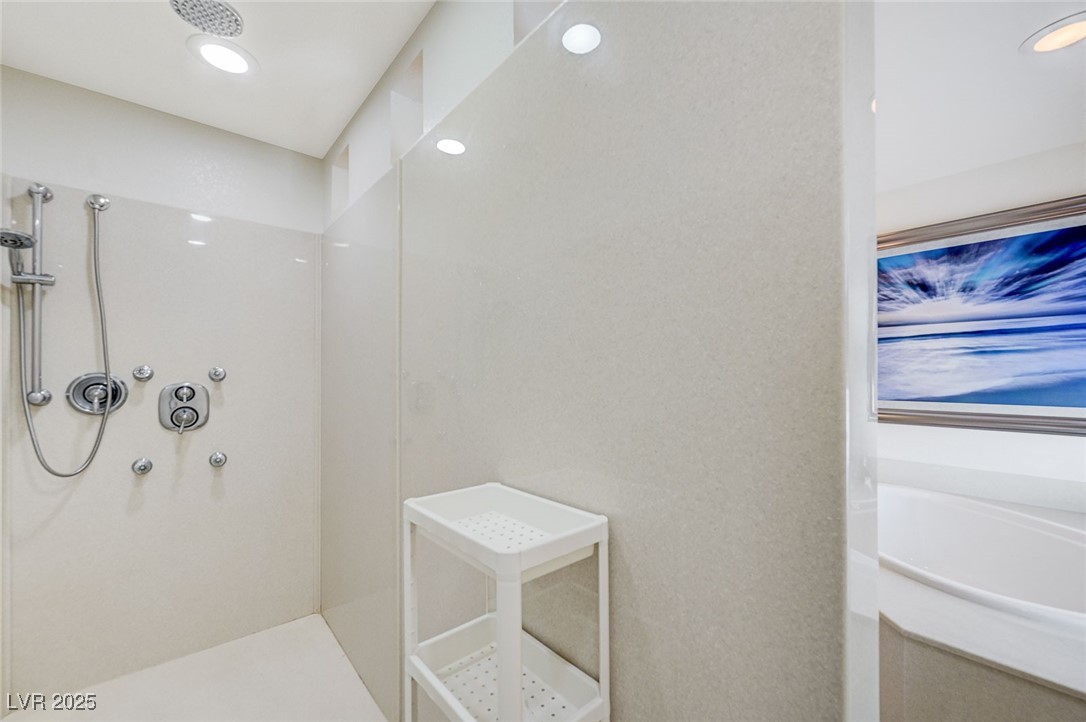 6205 Windy Oaks Court Property Photo 33