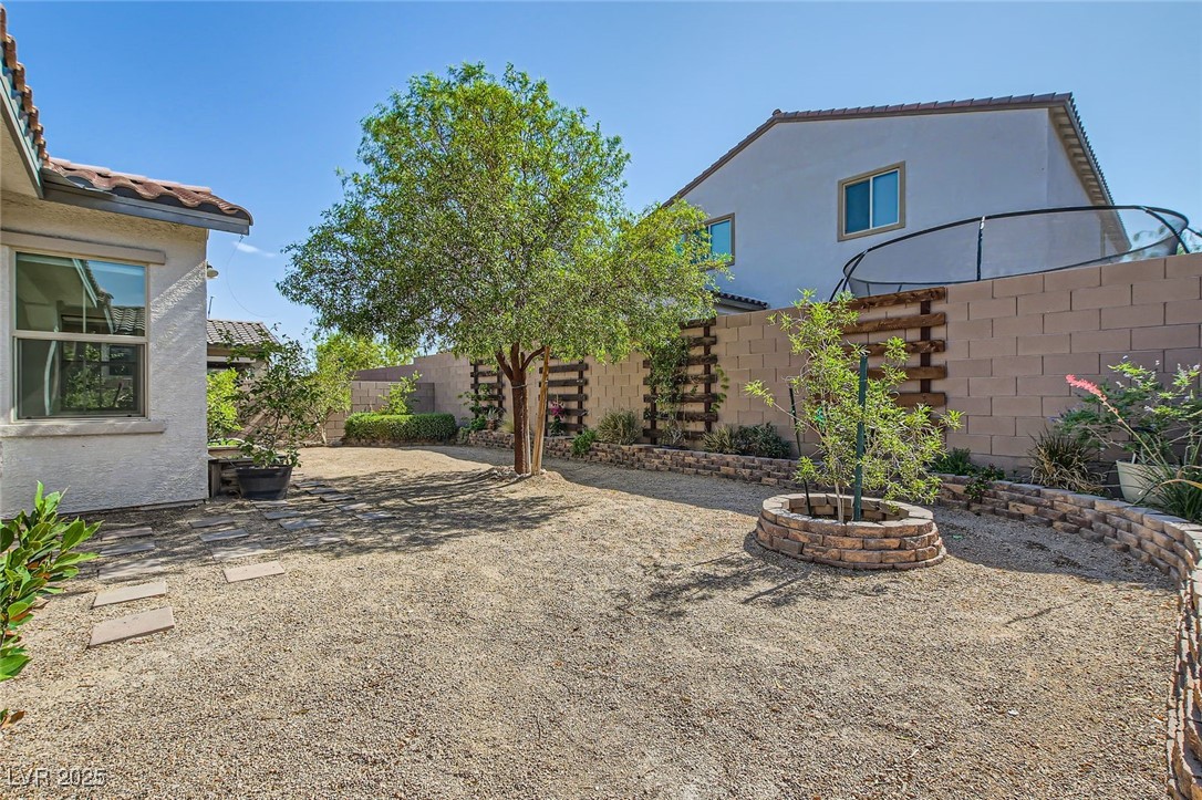 632 Cadence Vista Drive Property Photo 9