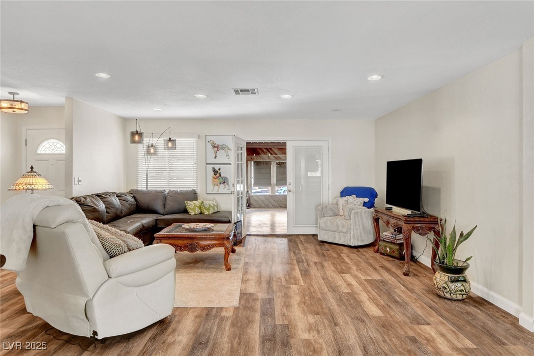 976 El Camino Way Property Photo 11