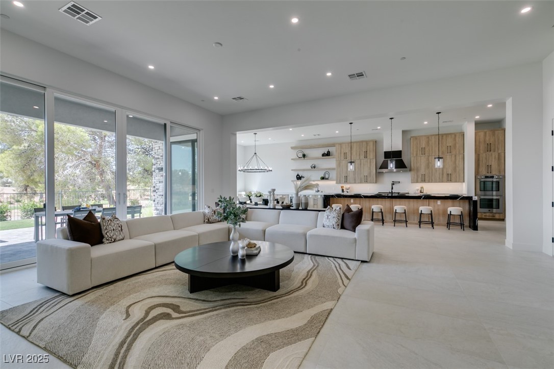 8721 Robinson Ridge Drive Property Photo 5