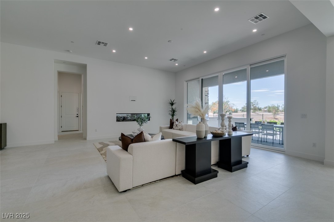 8721 Robinson Ridge Drive Property Photo 8