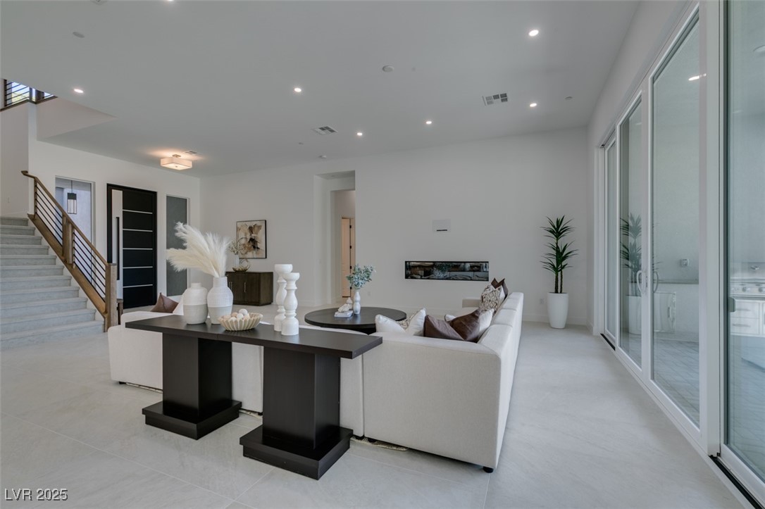 8721 Robinson Ridge Drive Property Photo 10