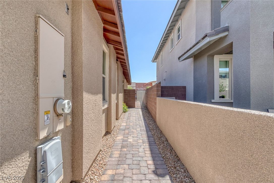 6934 Alexandrite Peak Street Property Photo 2