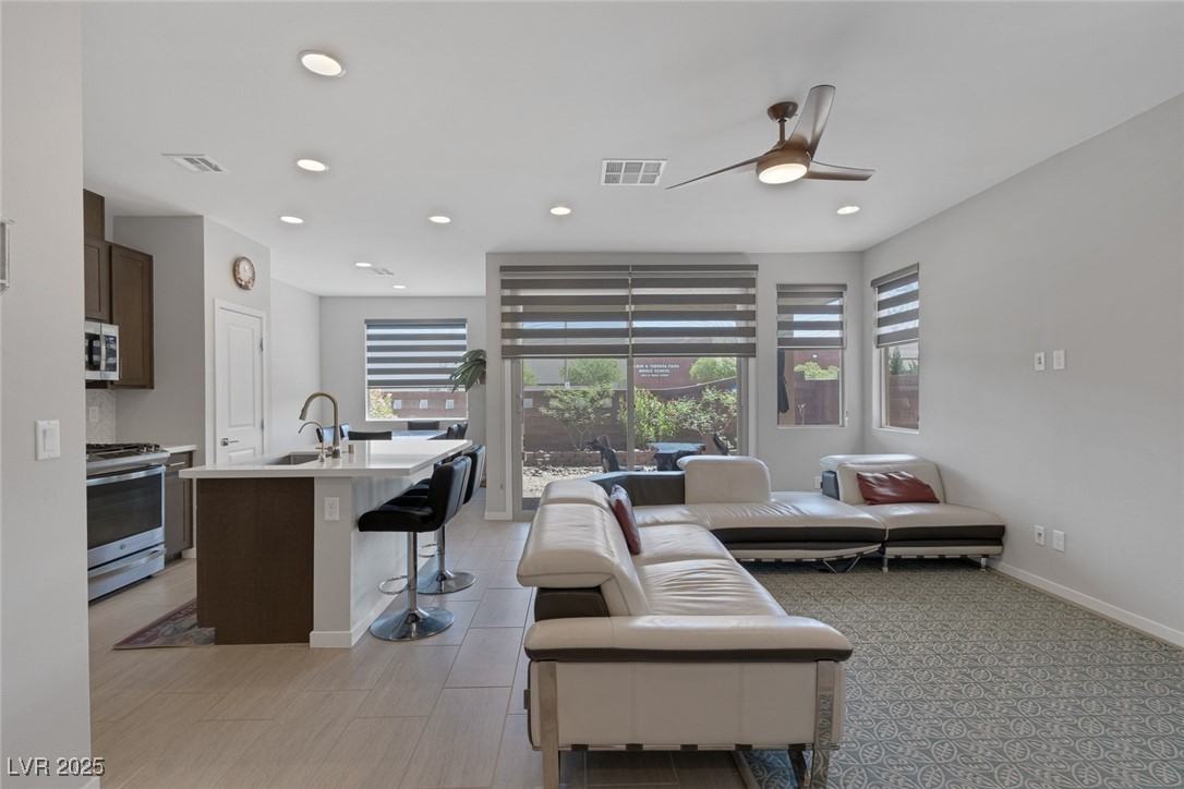 6934 Alexandrite Peak Street Property Photo 5