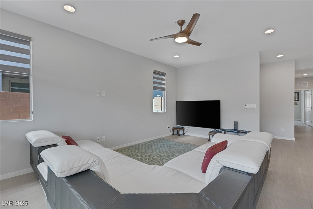 6934 Alexandrite Peak Street Property Photo 8