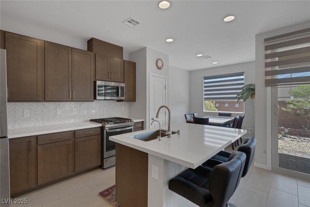 6934 Alexandrite Peak Street Property Photo 11