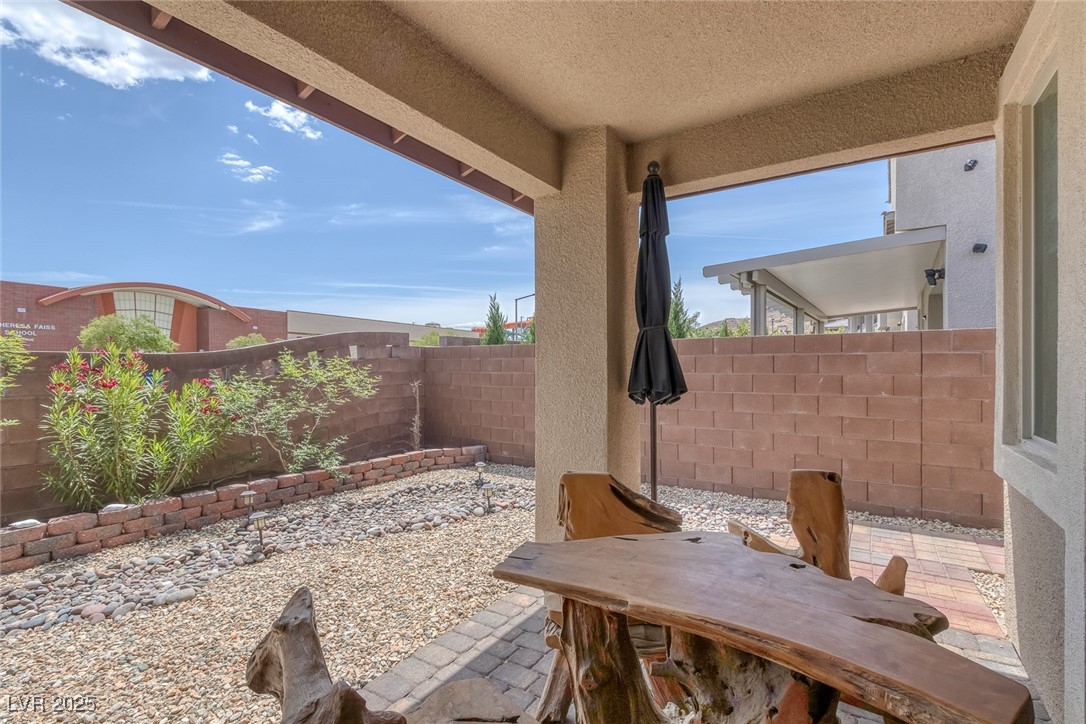 6934 Alexandrite Peak Street Property Photo 26