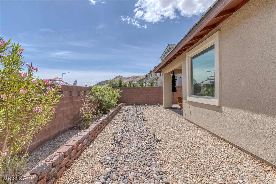 6934 Alexandrite Peak Street Property Photo 29