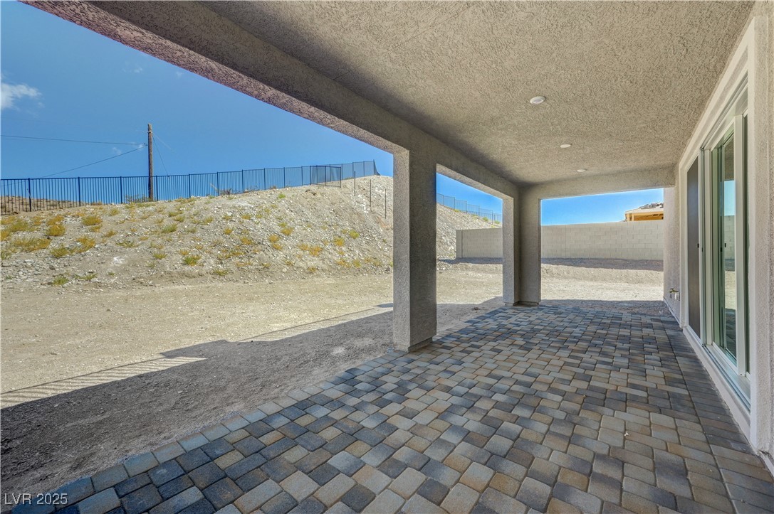 394 Arizona Street Property Photo 3